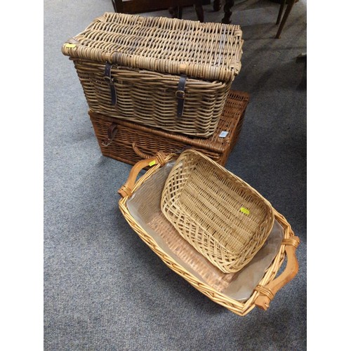 839 - Two wicker hampers and two wicker baskets