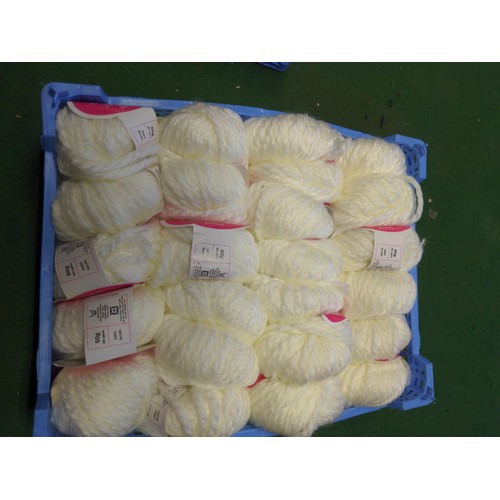 239 - 24x 50g of Off White yarn