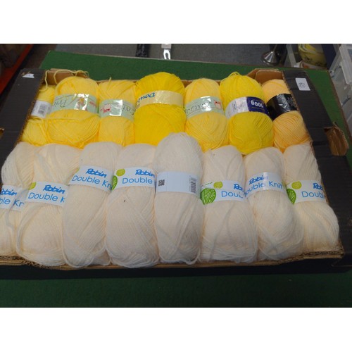 267 - Box of 16 X 100g yellow and white double knit yarn