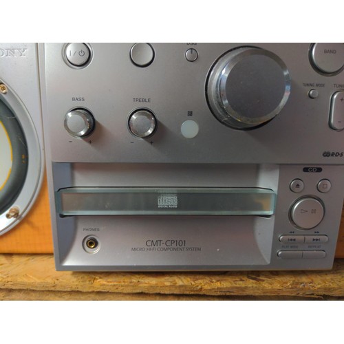 117 - Sony Micro Hi-fi system CMT-CP101 with 2 speakers