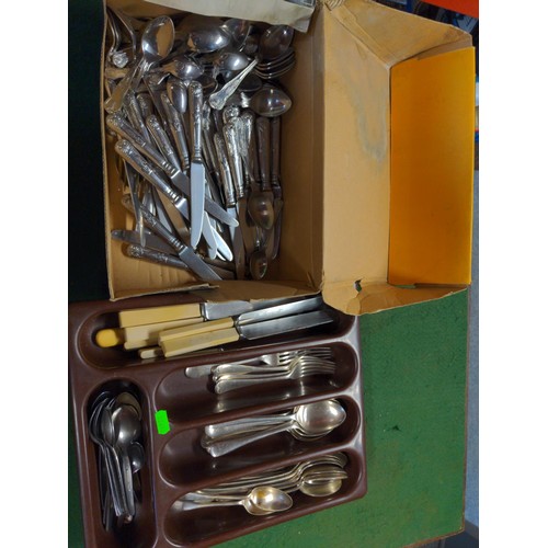 129 - Box & tray of cutlery