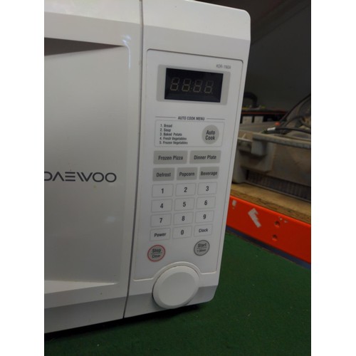 137 - Daewoo KOR-1N0A microwave