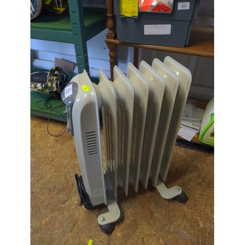 162 - Small lowry oil filled heater 