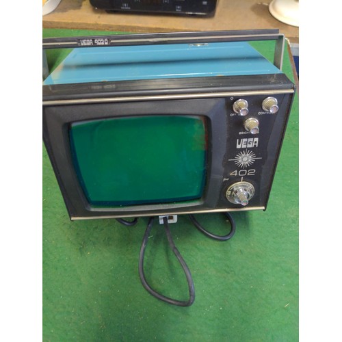 185 - Vintage Vega 402 D mini Television 