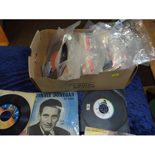 317 - Large collection of 45rpm records, mostly pop including The Jacksons, Elton John, Procol Harum, The ... 