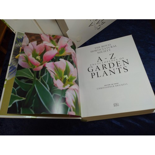 336 - The RHS A-Z of Garden Plants in presentation box