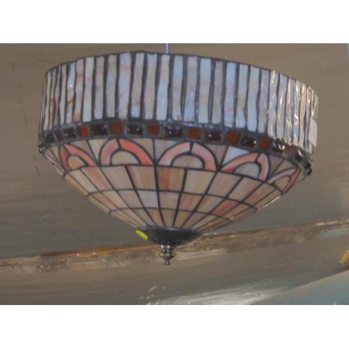 369 - Tiffany style lamp shade, dia. approx. 30cm