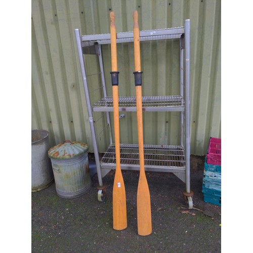 61 - Pair of wooden oars L179cm