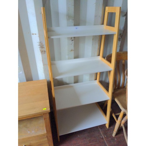 80 - Modern shelf unit with 4 x shelves W63cm D42cm H132cm