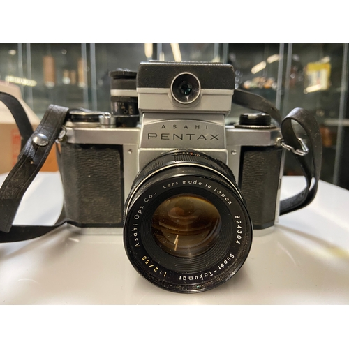 425 - Vintage photography items, Asahi Pentax S1a manual SLR camera with original 55 mm Pentax lens, hot s... 