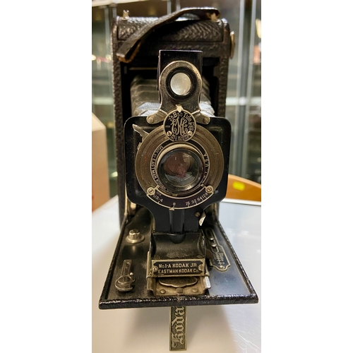 429 - Three 120 film bellows cameras. Two Kodak Eastman (No.1-A Kodak JR) and No1 pocket Kodak Junior. Shu... 