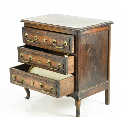 551 - C19 French oak commode chest, 3 drawers on small cabriole supports. W71cm D45cm H76cm