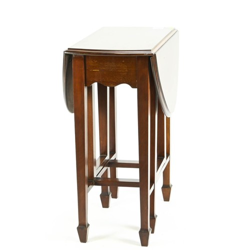 552 - Mahogany drop leaf table, on arrow supports. W61cm D35cm (91cm opened) H77cm