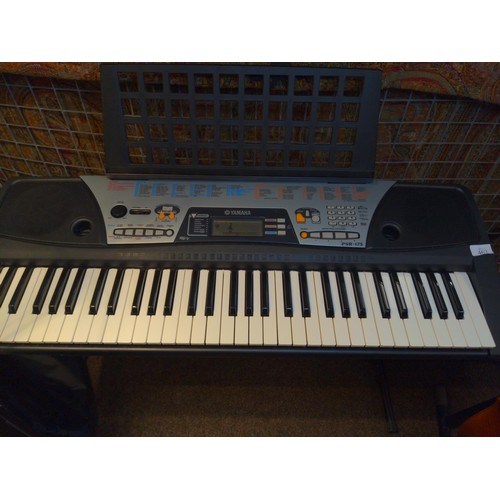 463 - Yamaha PSR-175 keyboard with stand and soft case. With cable.