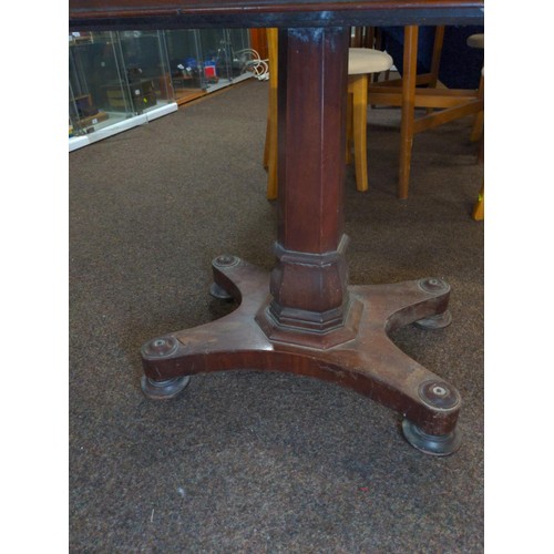 470 - Mahogany pedestal card table on castors with circular red baize insert. 91.5cm x 45cm hight 71cm (fo... 