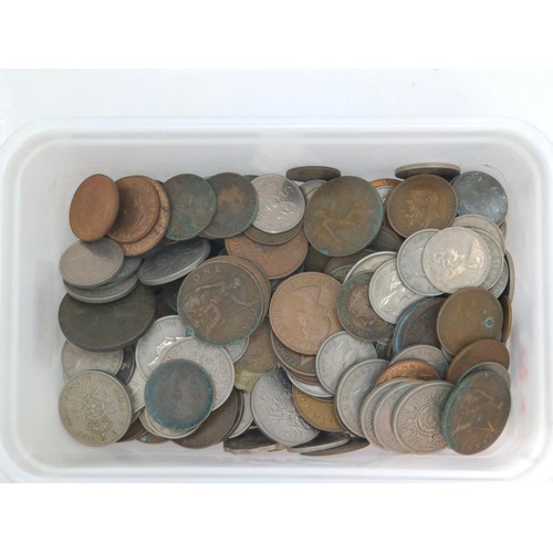 383 - Tub of assorted British and foreign coins