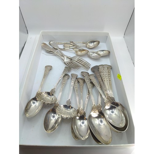 400 - Small quantity of various flatware