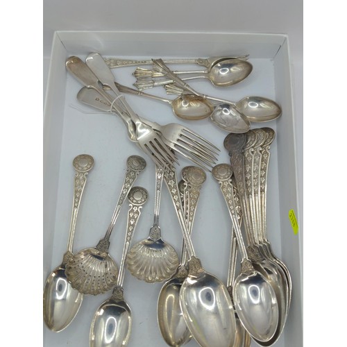 400 - Small quantity of various flatware