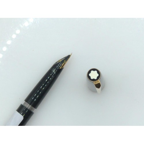 404 - Montblanc 320 fountain pen with a 14ct gold nib, missing centre band to body