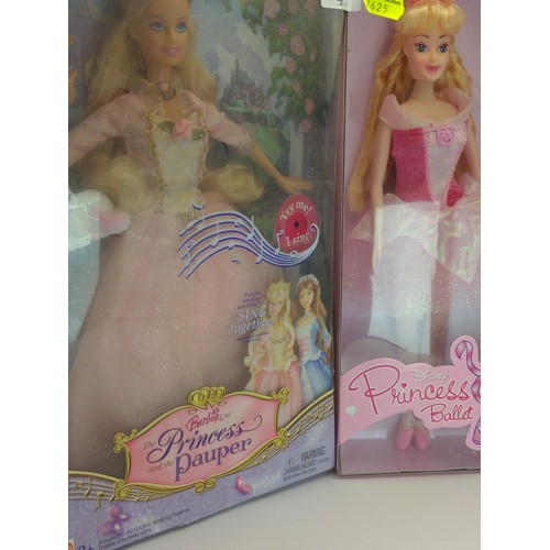 457 - Boxed Barbie 'Princess Anneliese' (batteries appear to have gone for singing function). Together wit... 