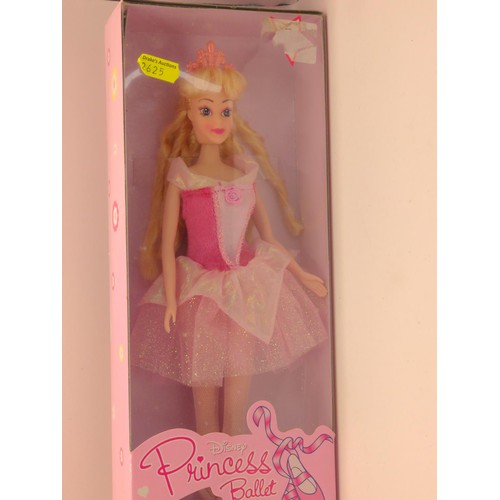 457 - Boxed Barbie 'Princess Anneliese' (batteries appear to have gone for singing function). Together wit... 