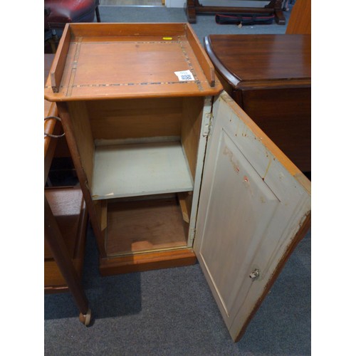 553 - Late Victorian pine pot cupboard, with crossbanded inlay. W38cm D34cm H80cm