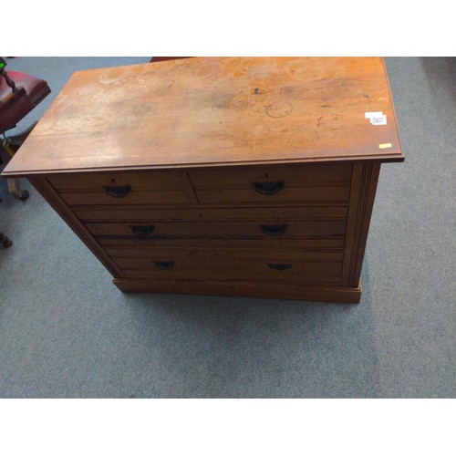 557 - Edwardian chest two over two drawers in mahogany. W107 D53 H76 cm