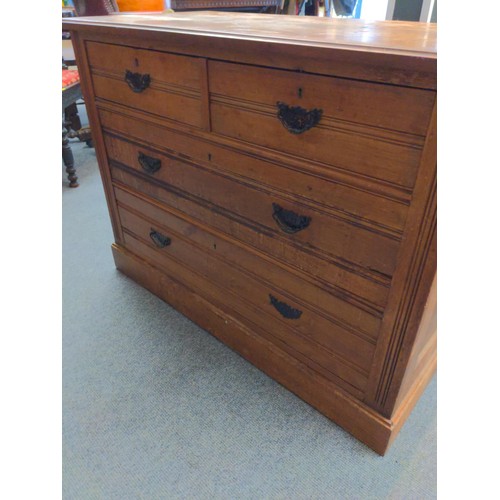 557 - Edwardian chest two over two drawers in mahogany. W107 D53 H76 cm