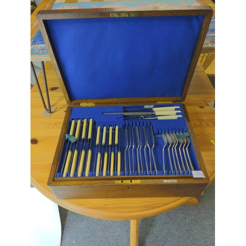 573 - Walker & Hall of Sheffield large canteen of cutlery in bespoke box and in two layers all with bo... 