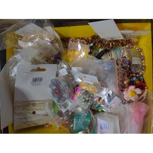 104 - Jewellery making items, inc wooden display case, small plastic containers + beads etc