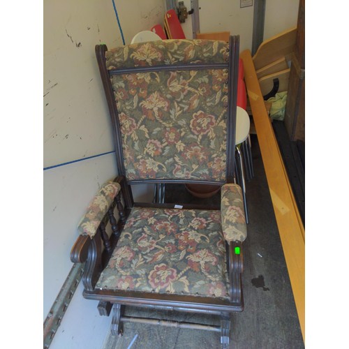 213 - American rocking chair 