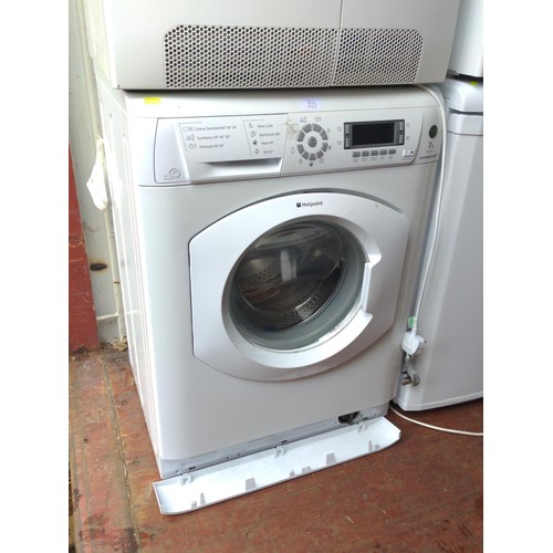 221 - Hotpoint 7kg washing machine HULT742