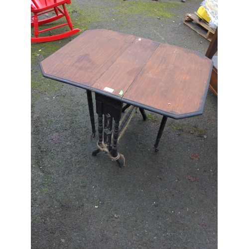 235 - Small drop-leaf table 58cm x 80cm x 57cm 