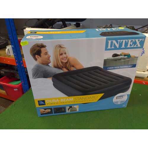 80 - Intex blow up bed BNIB 152cm x 203cm x 42cm 