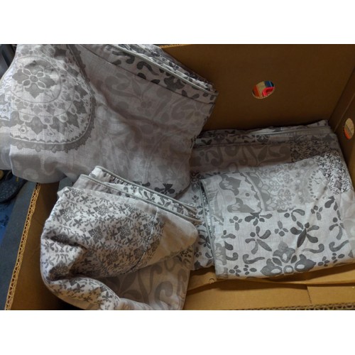 88 - Box of different fabrics inc. paisley throw