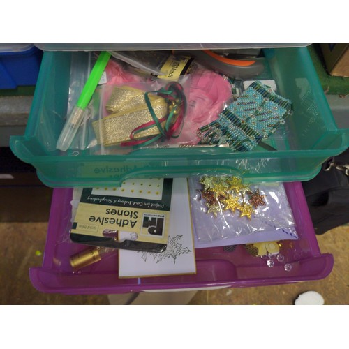 90 - Selection of plastic drawer units and small tool boxes Inc. Plastic card bags, Pliers, stick on gems... 