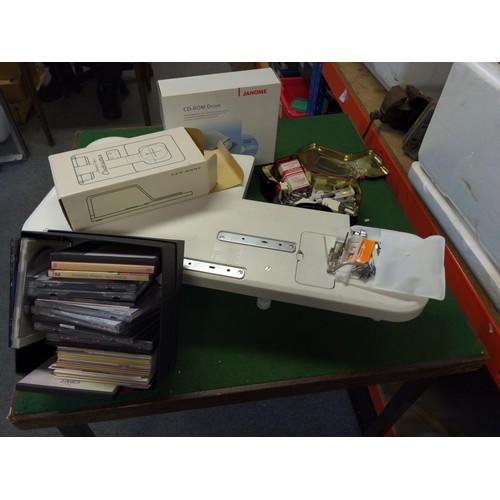 96 - Janome Memory Craft 11000 Special Edition with Accessories, Inc CD-ROM drive, Quilting attachments, ... 