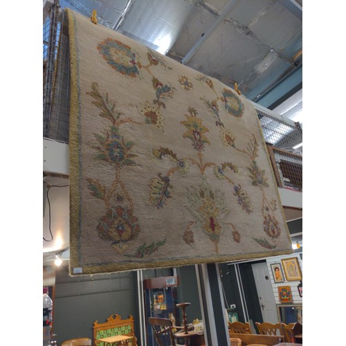 587 - Paris Design hand crafted rug made in India. Muted colours and floral design. Dimensions, 300 x 200 ... 