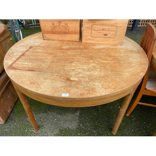 87 - Round Nathan dining table