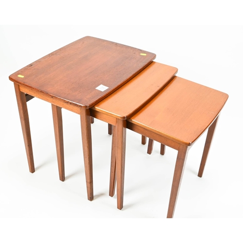 397 - Small nest of 3 tables. Largest W52cm D40cm H50cm