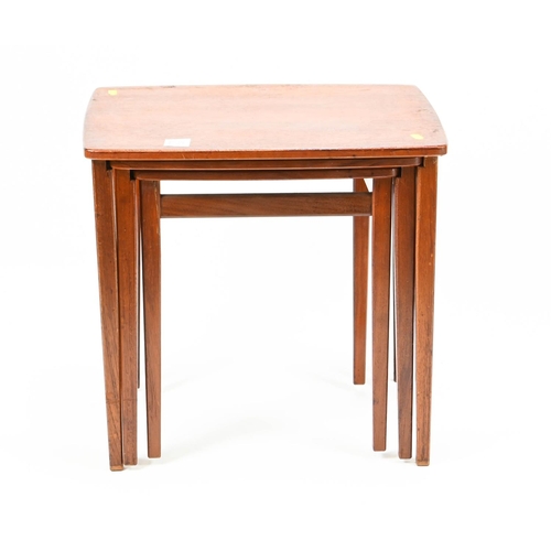 397 - Small nest of 3 tables. Largest W52cm D40cm H50cm