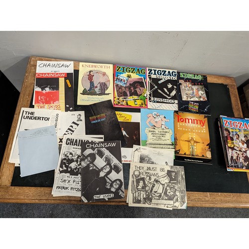 484 - Collection of 1970's punk and rock ephemera to include sixteen Zigzag magazines, several Chainsaw fa... 