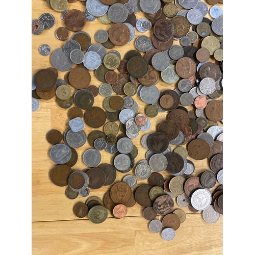 740 - Large box of mixed world coins, gross weight including box 2.95kg