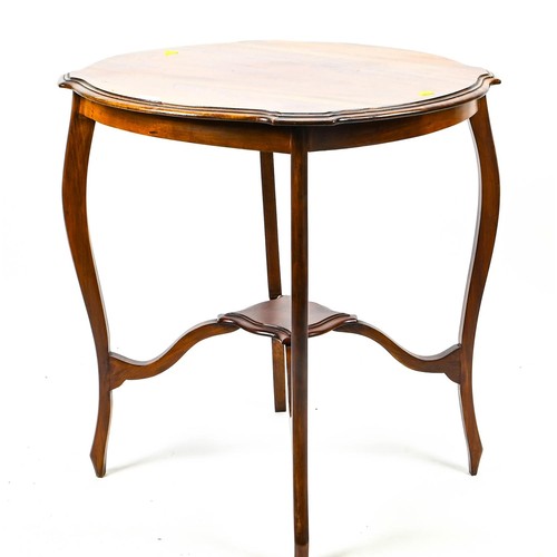 392 - Mahogany occasional table Dai. 68cm x height 72cm.