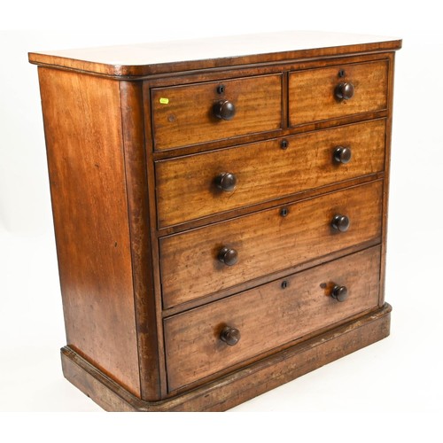 430 - Early c20 mahogany 2 over 3 chest of drawers. W107cm D55cm H105cm