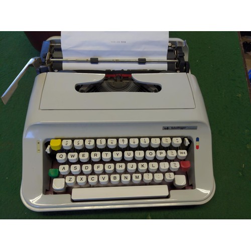 195 - Scheidegger typewriter in case