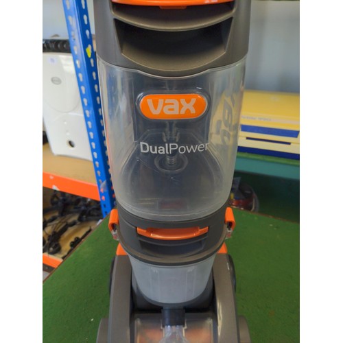 207 - Vax dual power carpet cleaner