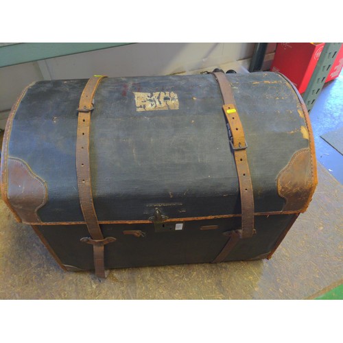 220 - Leather travel trunk with handles and GWR sticker/label to side 