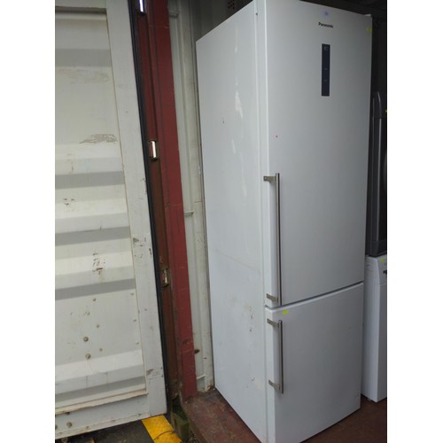 246 - Panasonic fridge freezer NR-BN34FX1 