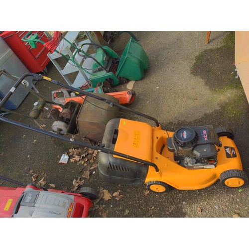 61 - McCulloch Classic XC35 Petrol mower